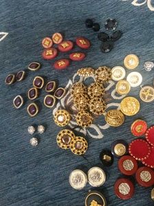 fancy button ( plastic)