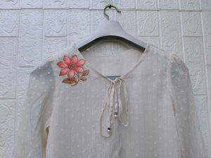 New with tag Korean Cream Embroidered Bell Sleeve