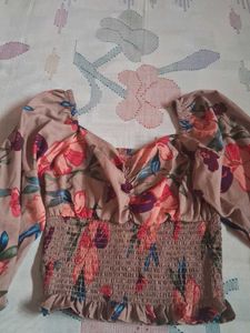 Chic Floral Smocked Crop Top
