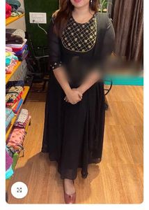 Elegant Black Embellished Anakarli