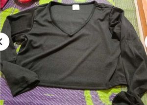 Chic Black Long Sleeve Crop Top