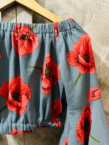 Chic Off-Shoulder Floral Print Bell Sleeve Crop To