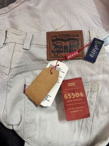 Stylish Light Wash Jeans