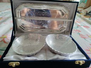 Elegant Silver Bowl &amp; Tray Set