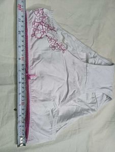 White 💛Cotton Briefs with Floral Detail
