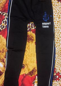 Women's Black Skinny Jeans