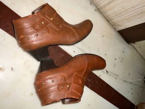 🎉, Gently Used long shoes
