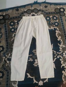 Elegant White Kurta with Embellishments Size L