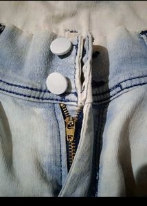 Stylish Light Wash Denim Shorts