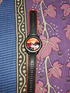 boat Smartwatch but display mein small dot hai