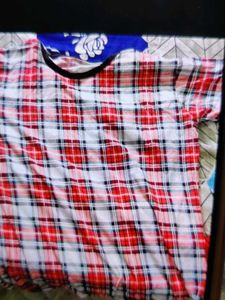 Red 'Love' Graphic T-Shirt