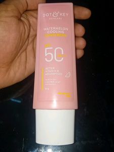 Dot and key cooling sunscreen
