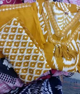 v- neck kurta set with dupatta