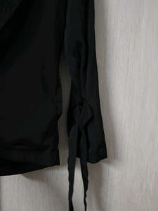Elegant Black Lace Trim Robe