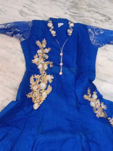 Elegant Blue Embroidered Kurta