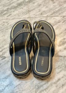 Elegant Black &amp; Gold Sandals
