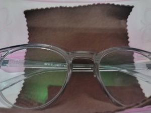 Clear Frame Round Eyeglasses