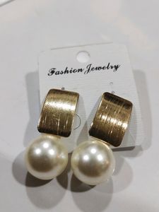 Pearl Earing
