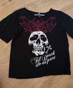 Off the shoulder Gothic Skull T-Shirt