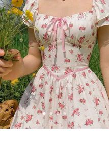 Vintage Floral Puff Sleeve Dress