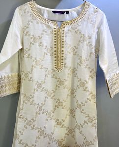 Elegant White &amp; Gold Straight Kurta