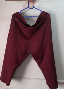 Burgandy Comfortable Joggers/gymwear 3/4 th