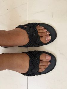Zudio Black Braided Strap Flat Sandals