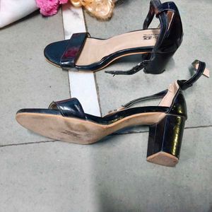 Chic Black Block Heel Sandals