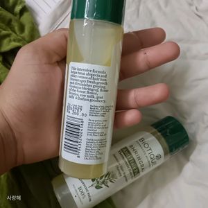 Biotique Bhringraj Therapeutic Hair Oil for Fall