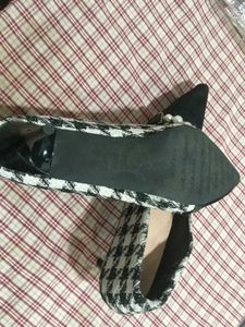 Houndstooth Pearl Embellished Flats