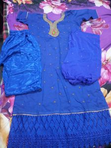 Very Beautiful Pakistani Suit