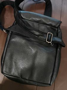 Jupiter Black Crossbody Bag