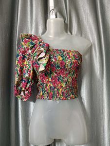 One shoulder crop top 💗