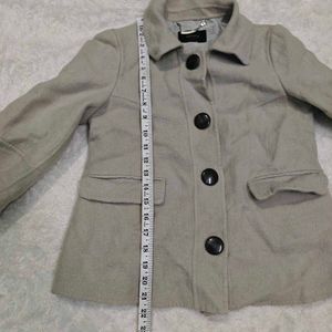 Chic Beige Cropped Jacket