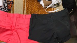 Chic Women's Shorts - Red &amp; Black