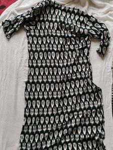 Stylish Black &amp; White Printed Kurta
