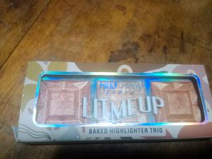 Shimmering Highlighter Palette