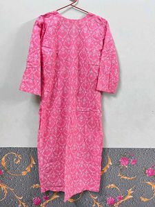 beautiful pink 🩷 lakhnavi kurta with dupatta