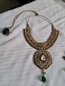 Exquisite Kundan Necklace &amp; Earring Set