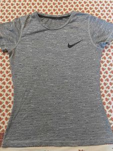 Bundle of 2 Women's T-Shirts