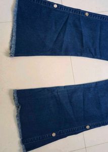 Stylish Flared Jeans with Button Detail
