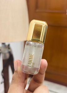 newly launched Lakme Hya Gloss Power Plump Lip oil