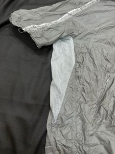 Grey thin and light Windcheater / Pullover Jacket