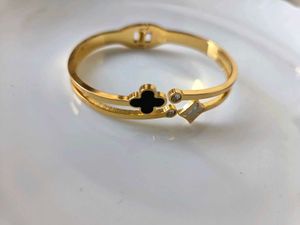 Openable trendy bracelete