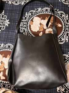 Chic Black Faux Leather Shoulder Bag