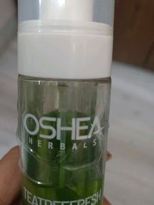 Tea Tree Freshes Balancing Skin Toner