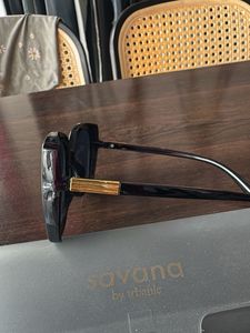 Stylish Black Square Sunglasses with Case