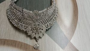 Women's Necklace With Earrings And Maang Tika