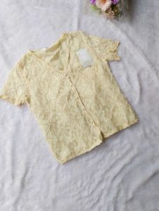 🤍Vintage Lace Button-Up Top🤍