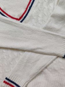 White Cable Knit V-Neck Sweater